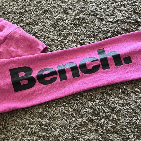 Bench Sweater with Pocket - Picture 3 of 5